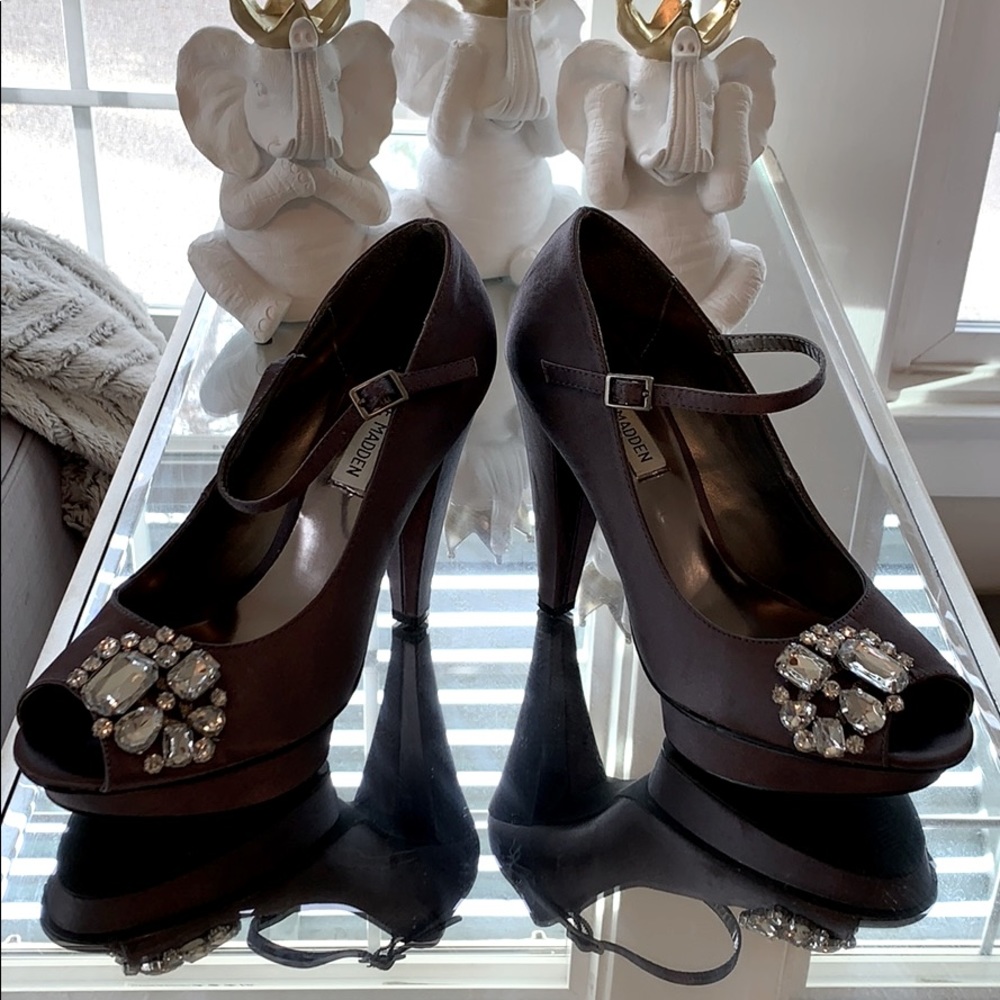 Steve Madden satin gray heels with gems size 8.5